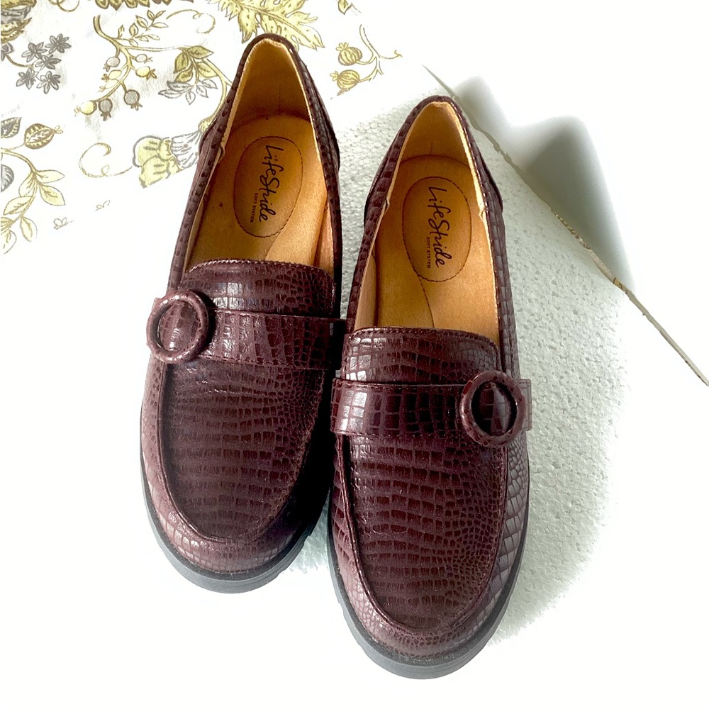 Brown Crocodile Life Stride Loafers